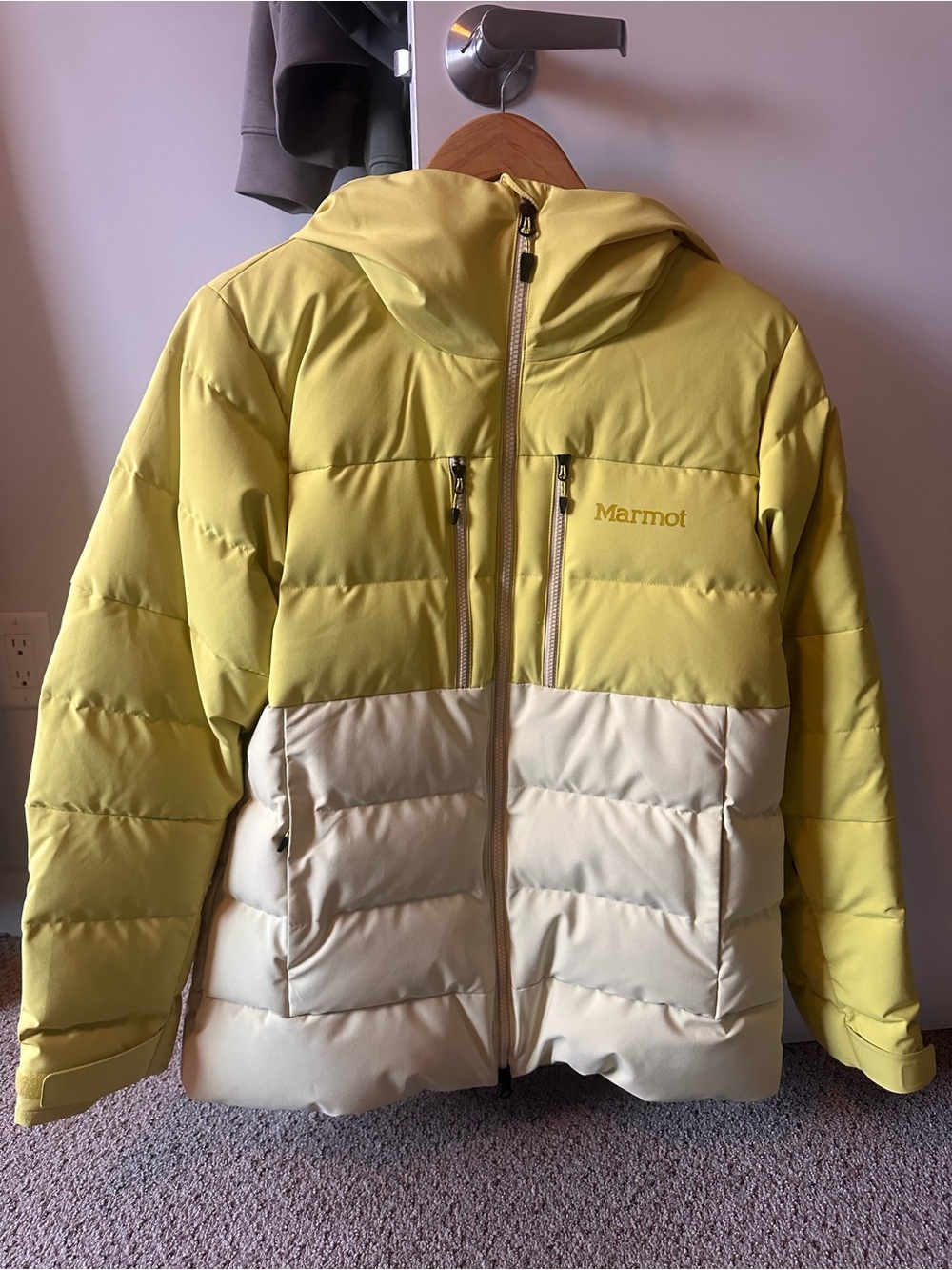 Marmot Hooded Two-Tone Yellow and Cream Insulated Jacket Womens M